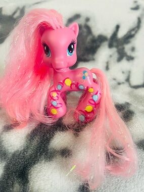 2008 My Little Pony G3.5 - “Confetti Pinkie Pie" - By Hasbro/Target Exclusive
